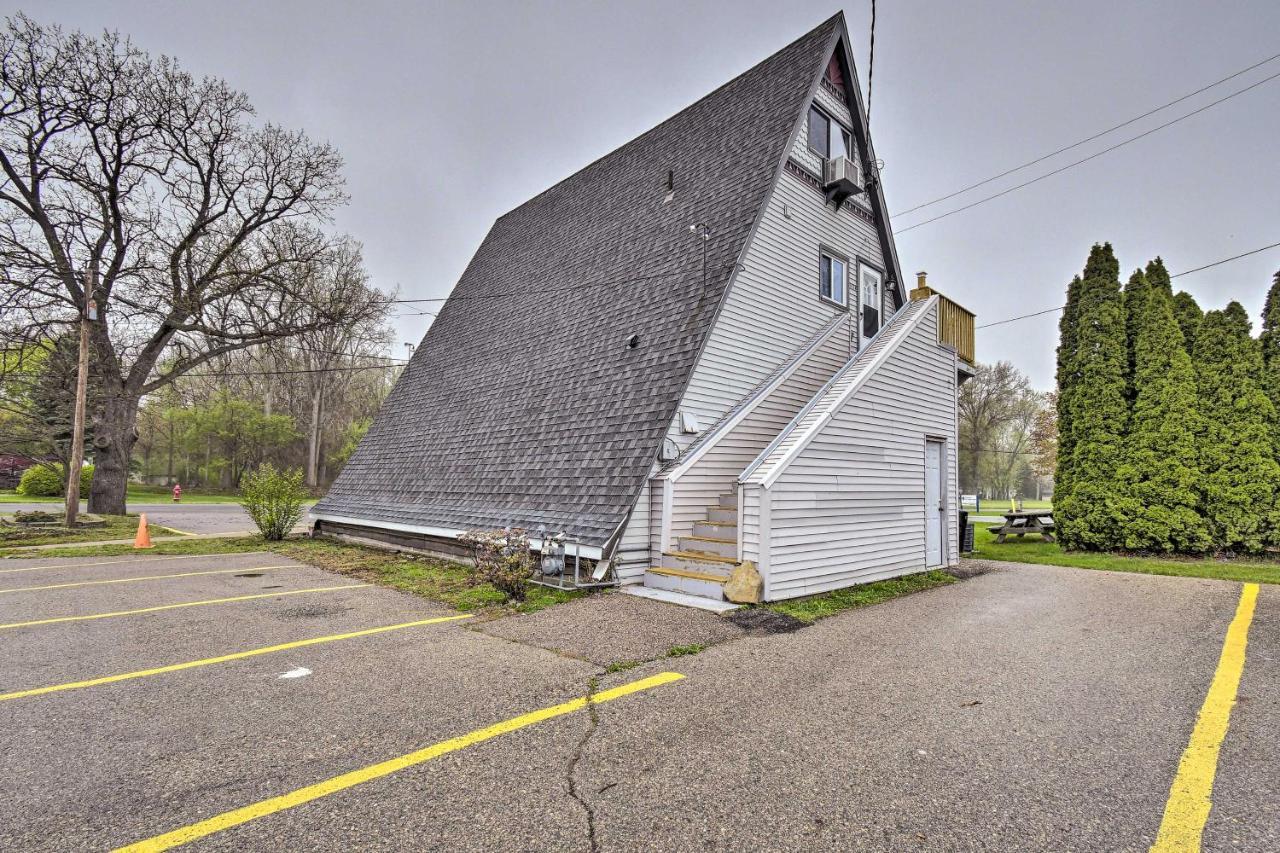 Bright And Cozy A-Frame Studio Steps To River! Algonac 외부 사진